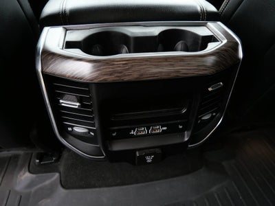 2019 RAM 1500 Laramie Crew Cab 4x4 5'7" Box