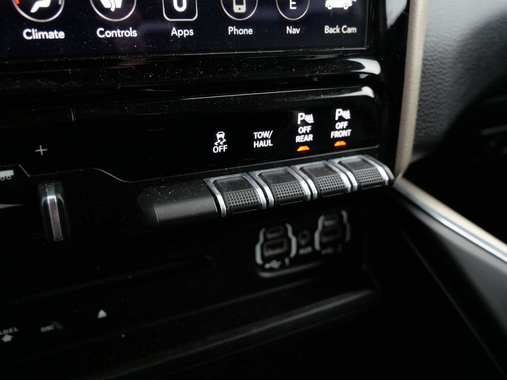 2019 RAM 1500 Laramie Crew Cab 4x4 5'7" Box