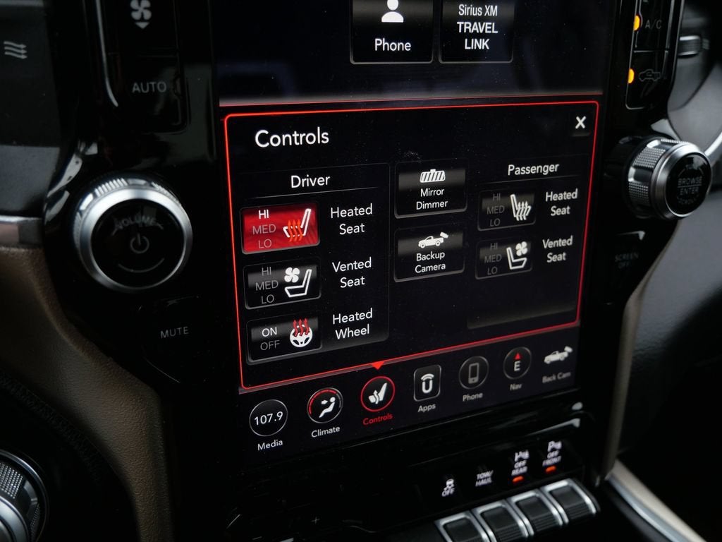 2019 RAM 1500 Laramie Crew Cab 4x4 5'7" Box