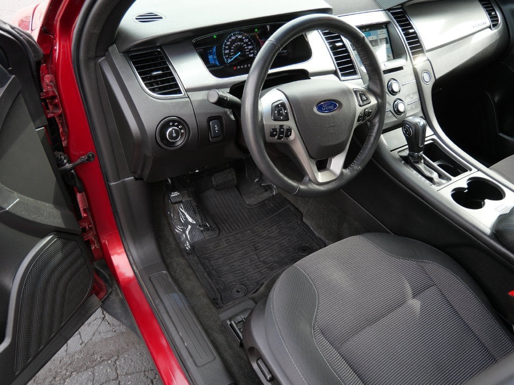 2018 Ford Taurus SEL
