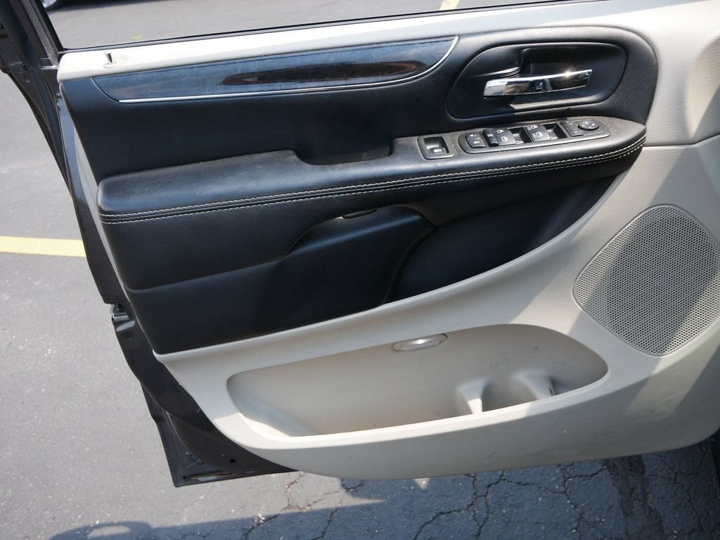 2015 Chrysler Town & Country Touring